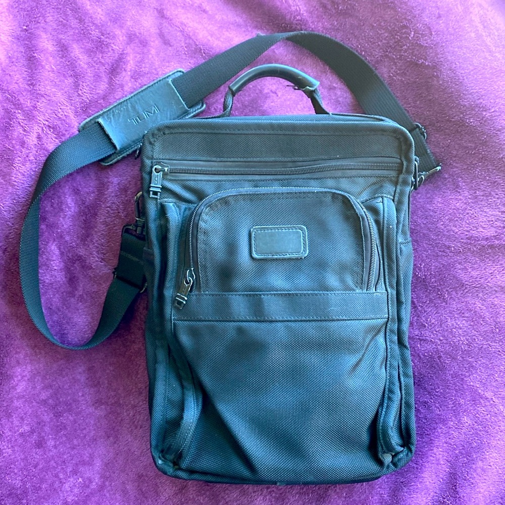 TUMI black vintage travel tote shoulder bag messenger bag, Unisex